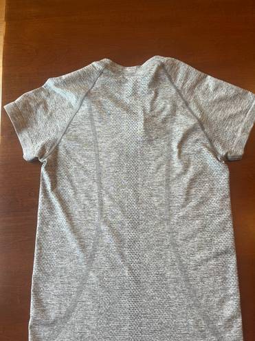 Lululemon Swiftly tech short sleeve shirt 2.0. Hip length