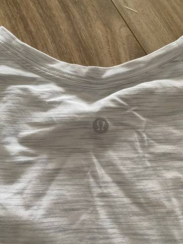 Lululemon T-Shirt