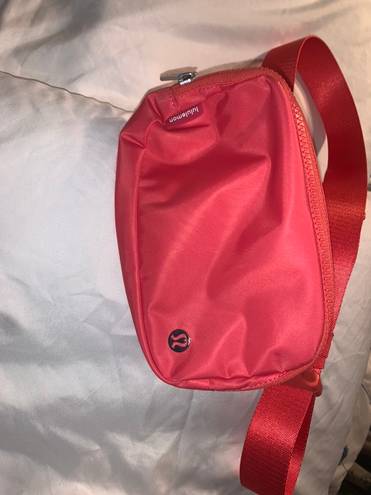 Lululemon Everywhere Belt Bag