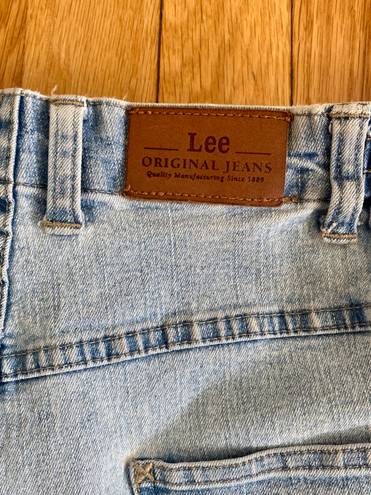 Lee y2k vintage  denim shirts, fits women’s M/L, apx size 8/10, has stretch band waist that is elastic, 14.5” band laying flat but can stretch quite a bit, 5” inseam beautifully distressed