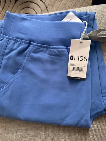 FIGS Scrubs Set