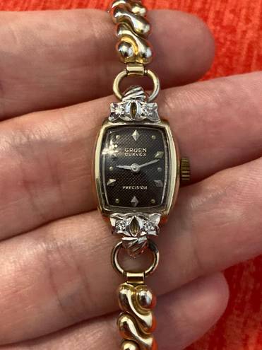 Woman’s vintage 10kt gold filled Swiss made gruen curvex precision wrist watch!