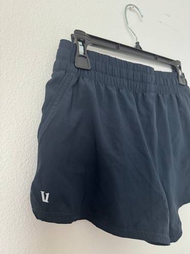 Vuori Shorts