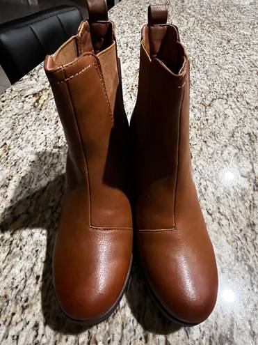 Bella Marie NWT  Heeled Boots