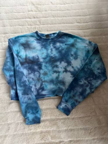 Gildan Cropped Tie Dye Sweatshirt