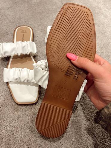 Beachy Flat Sandals White Size 7