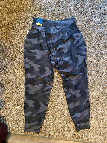 Old Navy Active High Rise Go Dry Camo Joggers