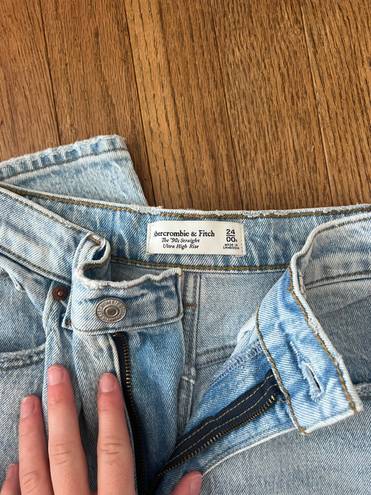 Abercrombie & Fitch Abercrombie Ultra High Rise 90’s Straight Jean