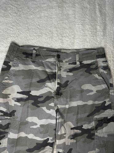 American Eagle Camo Cargo Pants