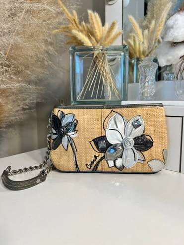 Coach Straw Leather Wristlet Floral Kiss Lock Unique and Rare Special Edition