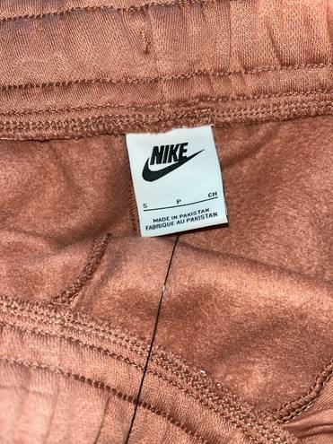 Nike  Women's Sportswear Essential Fleece High Rise Shorts