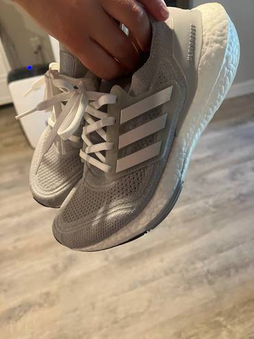 Adidas Ultraboost 22 Running Shoe - Women's