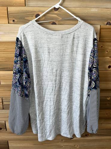 Style & Co Grey Patterned Sleeve Top