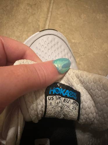 Hoka Bondi