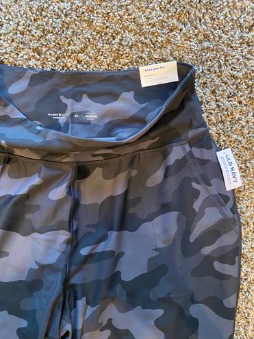 Old Navy Active High Rise Go Dry Camo Joggers