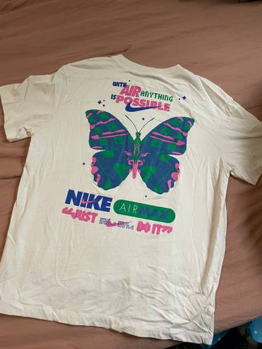 Nike Graphic Tee