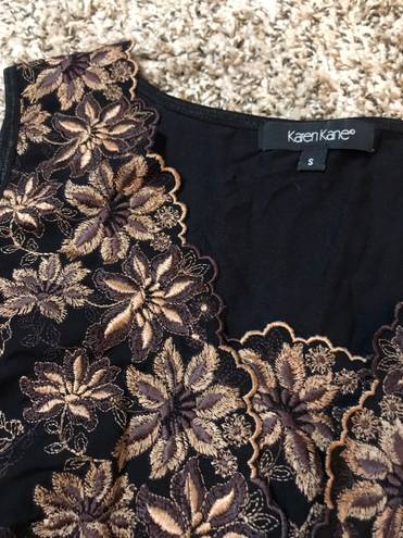 Karen Kane Y2K embroidered floral tank top