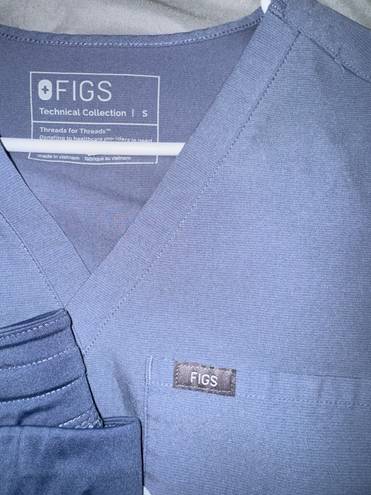 FIGS Scrubs Set