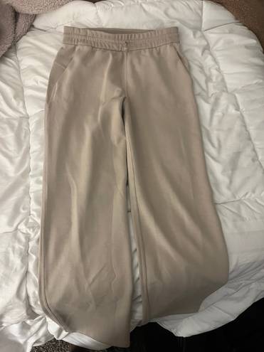 Lululemon Softstreme Pants Size 6 Mojave Tan