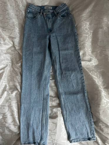 Abercrombie & Fitch Ultra High Rise 90s Straight Jean 