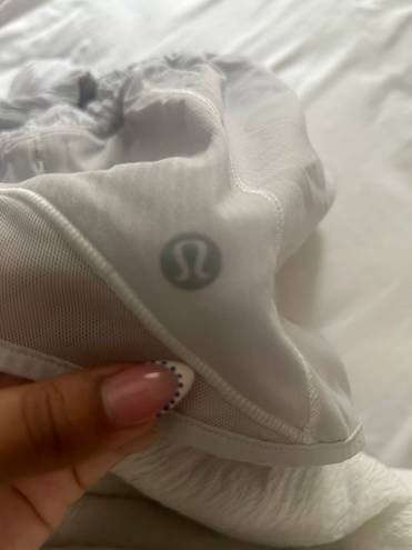 Lululemon White Hotty Hot 2.5” Shorts