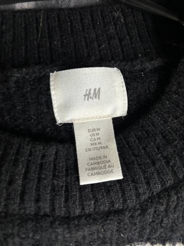 H&M Black & White Sweater