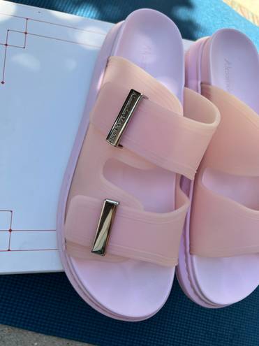 Alexander McQueen Oversize Slide Sandal pale pink vacation comfortable stylish