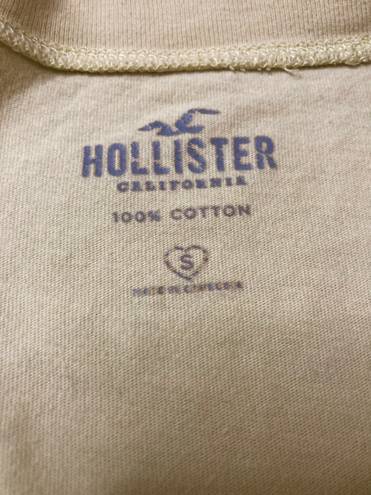 Hollister Graphic Tshirt
