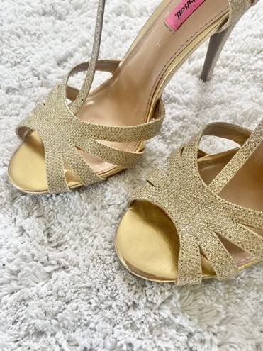 Betsey Johnson Tiara Glitter Champagne Strappy Heel Size 9 K256