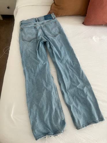 Abercrombie & Fitch The 90s Relaxed Jean High Rise
