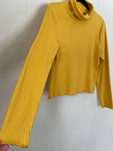 Wild Fable turtleneck top crop length mustard yellow 