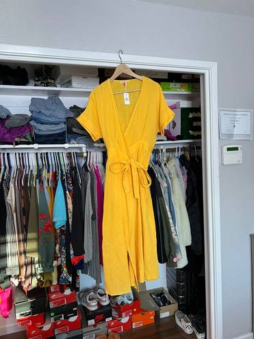 Marine layer Valencia gold yellow shirt sleeve midi wrap sundress M