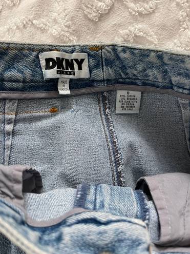 DKNY 80’s Vintage  “In Women We Trust” high rise mom jeans