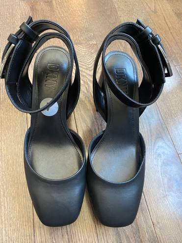 DKNY Briella Mary Jane block Heels size 7