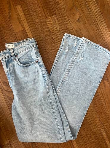 Abercrombie & Fitch Abercrombie Ultra High Rise 90’s Straight Jean