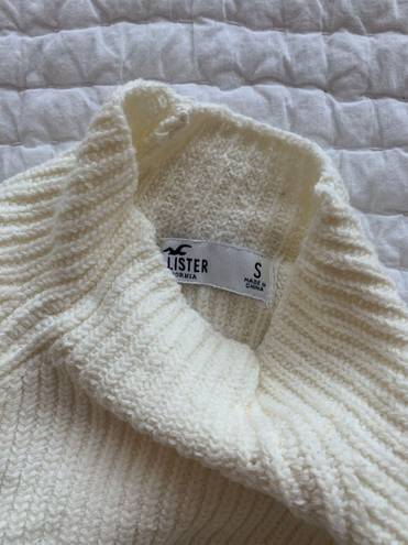 Hollister White  Sweater