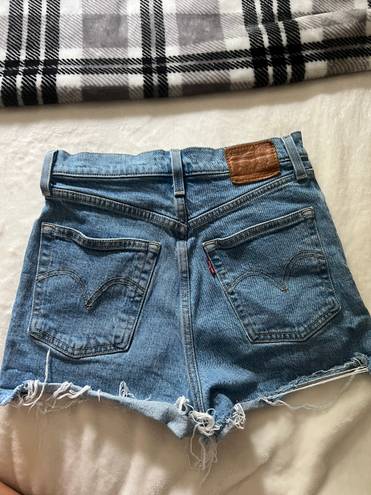 Levi’s Ribcage Shorts