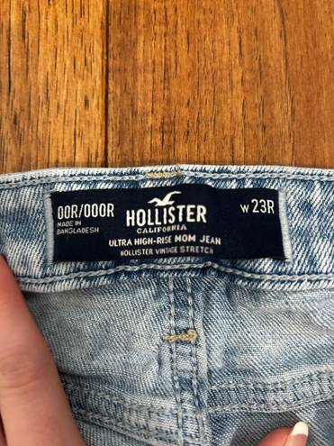 Hollister Ultra High-Rise Mom Jean