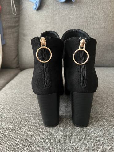 Boohoo Black booties