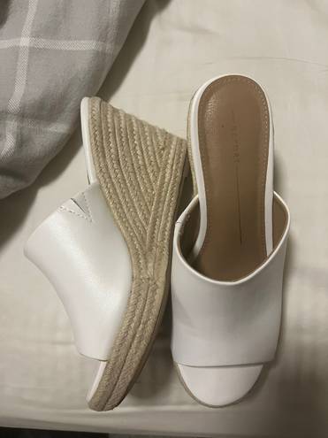 Francesca's Francesca’s White Wedges