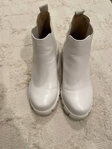 Soda white booties