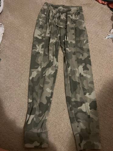 Hippie Rose Camo Jogger