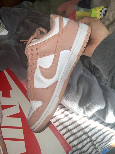 Nike Dunks Low