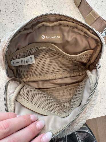 Lululemon Everywhere Fleece Belt Bag