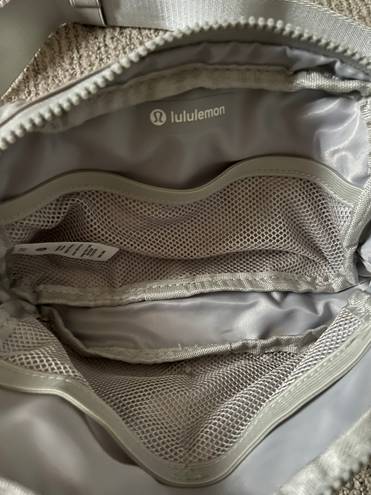 Lululemon Everywhere Belt Bag