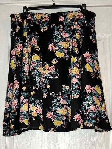 JC Penny Pre loved Floral Boutique + Plus Size 1X Made by Ashely Nell Tipton Good Cond.