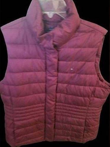 Tommy Hilfiger  size large cranberry colored vest puffed quilted vest. Bust 42