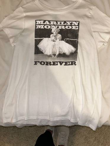 Marilyn Monroe Official T Shirt