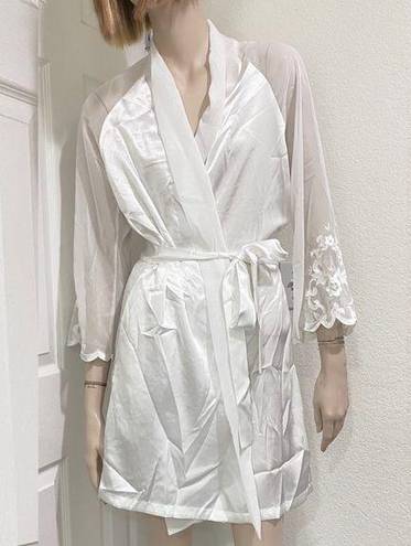 Oscar de la Renta Vintage  White Satin/Sheer Bell Sleeve Appliqué Wedding Robe