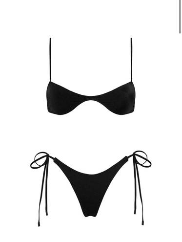 Triangl Black e Bikini Top